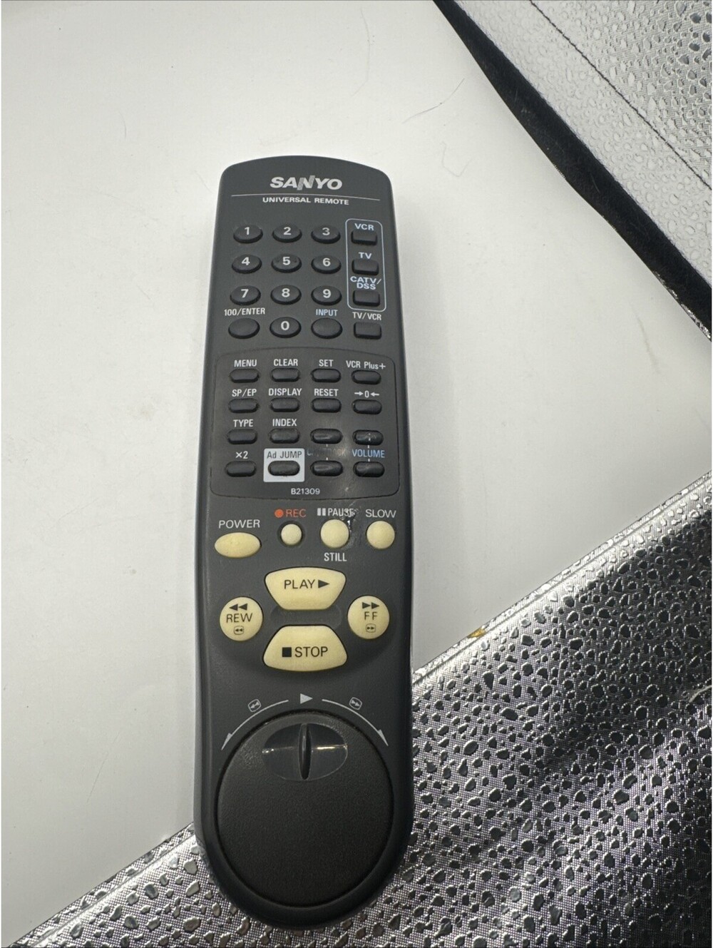 Sanyo Universal Remote Control Model SYVM007BD-1 For TV, VCR, CATV & DSS